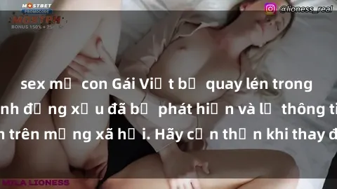 sex mẹ con Gái Việt bị quay lén trong phòng thay đồ, hành động xấu đã bị phát hiện và lộ thông tin trên mạng xã hội. Hãy cẩn thận khi thay đồ ở nơi công cộng!